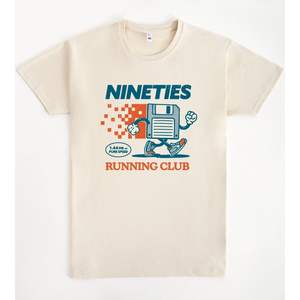 T-shirt Nineties Running Club unisex per adulti, 100% cotone, abbigliamento casual - Product Image 1