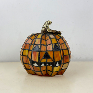 Lampe de table citrouille Jack O'Lantern Tiffany en vitrail, artisanale avec feuille de cuivre, décoration d'Halloween, veilleuse à lumière chaude pour bureau - Product Image 5