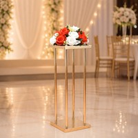 Support à fleurs de mariage en métal doré, piédestal géométrique, centre de table carré pour la décoration d'événements et de fêtes