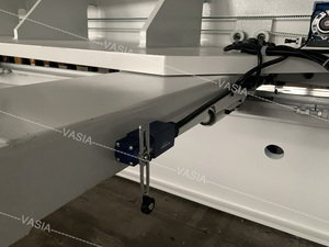 Máquina de corte de guillotina hidráulica de QC11Y-12X3200 con controles ESTUN E21 NC - Product Image 2