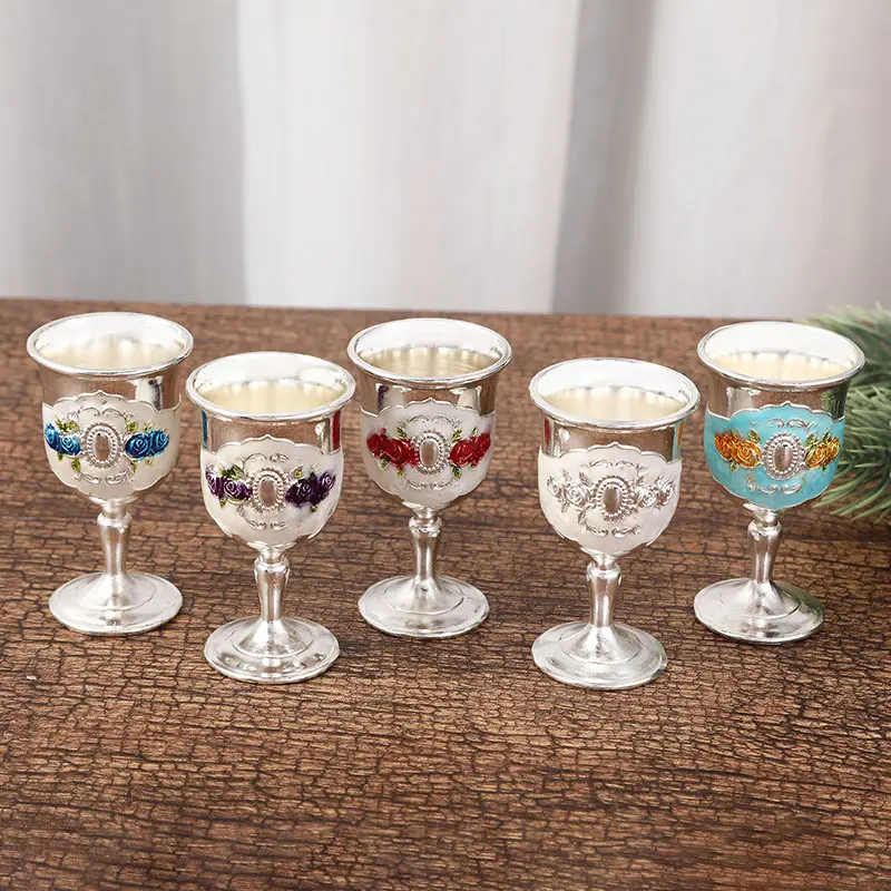 レトロメタルヨーロピアンスタイルワイングラス彫刻垂直ステムレスワインカップ絶妙なヴィンテージ花柄ドリンクウェアガラス製品