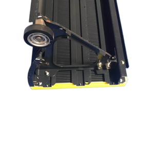 Escalón de Escalera Mecánica Hitachi, Nuevo Modelo de 1000 mm, con 6 Demarcaciones Laterales Amarillas - Product Image 2