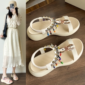 Sandales compensées confortables d'été pour femme, style bohème, à talon bas, ornées de strass et de perles, à bout ouvert, avec bride cheville et talon compensé - Product Image 5