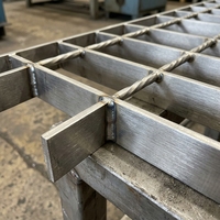Grille de drainage en acier inoxydable écologique pour canaux d'irrigation agricoles – Grille d'égout métallique durable, largeur personnalisable, en acier inoxydable