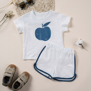 Trendy outfit voor babyjongens, maanprint, zachte katoenen stof, T-shirt met ronde hals en shorts met contrasterende bies, casual <span class=keywords><strong>set</strong></span> - Product Image 4