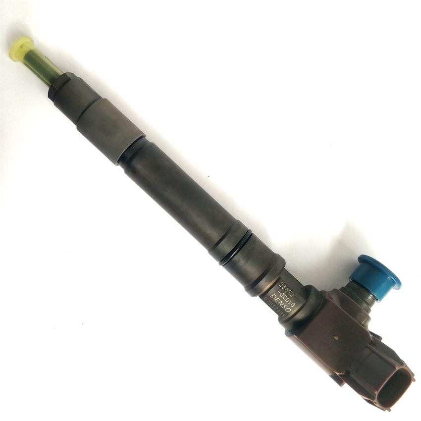 Original Diesel Common Rail Fuel Injector 23670-0E010 295700-0550  23670-0E020 295700-0560  For Toyota Hilux 1GD