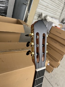 Guitarra clásica eléctrica <span class=keywords><strong>de</strong></span> material <span class=keywords><strong>de</strong></span> caoba <span class=keywords><strong>de</strong></span> precio barato <span class=keywords><strong>de</strong></span> Venta caliente marca Aiersi con cuerdas <span class=keywords><strong>de</strong></span> nailon <span class=keywords><strong>de</strong></span> 39 pulgadas - Product Image 2