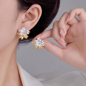 Pendientes de Botón de Plata S925 con Resorte para Mujer, Alta Calidad, Modernos, Estilo Francés de Lujo, Perla, Circonita, Fuegos Artificiales, Regalo Perfecto - Product Image 2