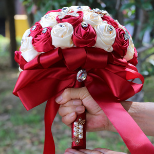 Ramo de Rosas Artificiales de Primera Calidad con Pedrería y Cinta, Color Rojo Champán, para Novia, Boda, Quinceañera, Hecho a Mano - Product Image 5
