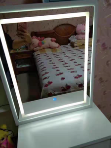 Table de toilette moderne avec miroir LED, tiroirs et bureau de maquillage pour femmes et filles, design élégant - Product Image 6