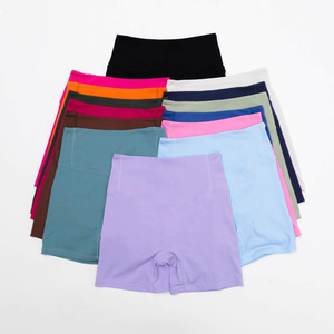 Pantaloncini Sportivi Personalizzati Senza Cuciture con Vita Alta a Costine, Pantaloncini da Palestra con Effetto Push-Up, Morbidi Pantaloncini Atletici per Yoga e Allenamento - Product Image 2