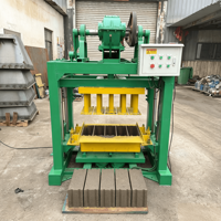 Machine automatique à blocs de ciment avec table vibrante pour pavés creux et pleins, machine à fabriquer des briques à haut rendement