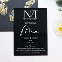Cartes d'invitation en acrylique miroir noir simples avec texte personnalisé en feuille blanche et enveloppes en papier noir avec motif doré pour mariage