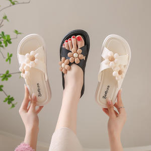 Tendance mode féminine : Sandales de plage élégantes et polyvalentes, faciles à enfiler, respirantes, pour l'été, usage extérieur, design antidérapant, motif floral - Product Image 3