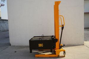 Apilador Manual Hidráulico Semiautomático de Acero Inoxidable con Batería de 120 Ah y 1 Año de Garantía, Transpaleta Manual - Product Image 4