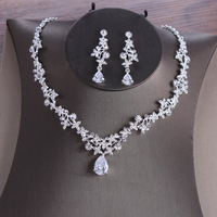 Ensemble de bijoux de mariée en micro-zircon CZ tendance en Europe, forme de fleur, collier en strass, ensemble de bijoux de mariage