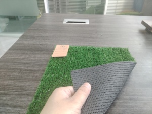 <span class=keywords><strong>Gazon</strong></span> artificiel économique de 25 mm, durable, pour les projets de construction et l'aménagement paysager des jardins |   <span class=keywords><strong>Rouleau</strong></span> d'herbe pour couverture de clôture - Product Image 4