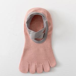 Chaussettes de sport, fitness, yoga et pilates de haute qualité à 5 doigts, antidérapantes, en pur coton, respirantes, anti-transpiration, avec logo personnalisé, vente en gros - Product Image 6