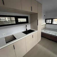 Bâtiment de bureau conteneurisé préfabriqué en structure d'acier, modulaire, mobile, pliable, portable, de conception personnalisée, style moderne du milieu du siècle