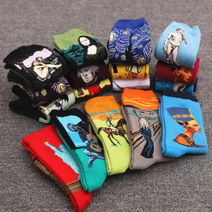 Chaussettes rétro d'art personnalisées en gros Chaussettes drôles créatives Chaussettes personnalisées de peinture de dessin animé célèbre de Van Gogh - Product Image 3