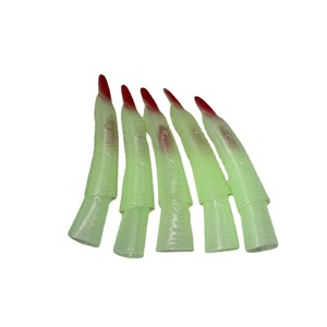 Pointes d'ongles qui brillent dans le noir pour Halloween, vertes avec des pointes rouges, pour la décoration de fête costumée - Product Image 1