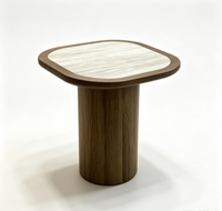 Table d'appoint carrée Elloak, table d'appoint sur piétement en bois de noyer avec plateau en pierre crème, coins arrondis, style moderne minimaliste
