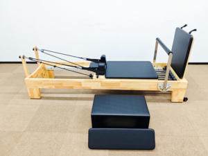 Machine de Pilates Reformer professionnelle en acier, avec logo personnalisé par l'utilisateur - Product Image 1