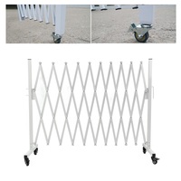 Barrière Extensible pour Chiens, Portillon Portable avec Roulettes, Barrière Pliable pour Animaux de Compagnie, Utilisation Intérieure/Extérieure, Contrôle des Foules