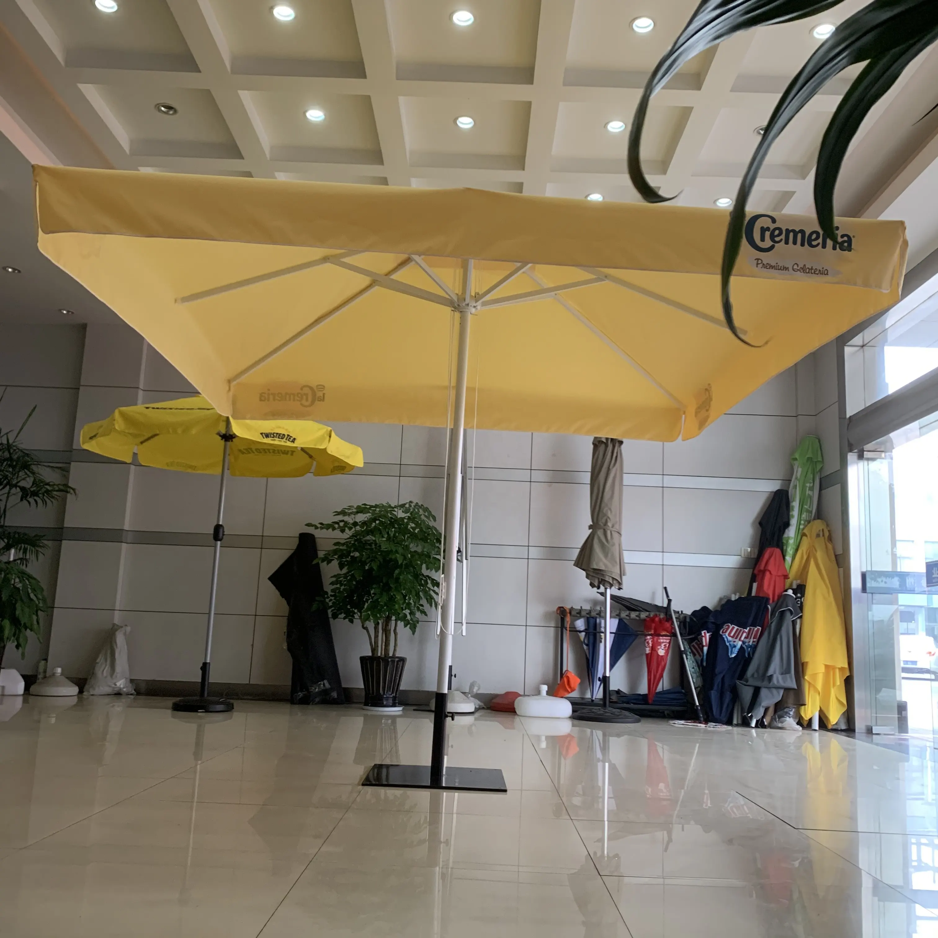OEM Cheap Wholesale big square Outdoor parasol high quality garden Umbrella with company logo for promotion