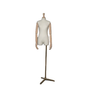 Mannequin féminin en fibre de verre avec bras et tête en bois, pose debout originale européenne pour l'affichage de vêtements - Product Image 1