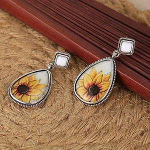 Pendientes colgantes vintage de plata tibetana con diseño de girasol para mujer, joyería de regalo, pendientes de aleación chapados en plata antigua - Product Image 5
