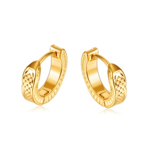 Produit en promotion : Boucles d'oreilles créoles délicates unisexes plaquées or 18 carats - Product Image 2