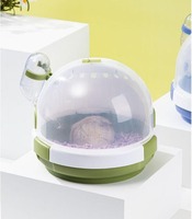 Cage à hamster portable en plastique pour l'extérieur, style OVNI, couleurs variées (bleu, vert, rose, orange), avec plateaux en plastique – Vente en gros