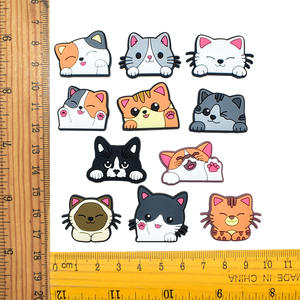 Charmes mignons pour animaux de compagnie, série <span class=keywords><strong>chat</strong></span> et chien, style 2D, PVC souple, boucles décoratives amovibles pour chaussures et accessoires - Product Image 2