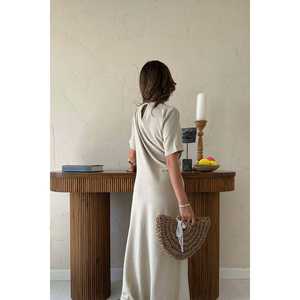 Robe plissée beige à col rond, coupe ample, en tissu tissé respirant, pour usage quotidien, décontractée, taille naturelle - Product Image 1