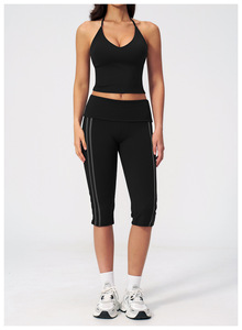 Conjunto Deportivo Casual Rosa de Dos Piezas para Mujer, Top Corto Halter con Franja Lateral, Capris a Media Pantorrilla, Tejido Transpirable, Ajuste Ceñido, Primavera/Verano - Product Image 2