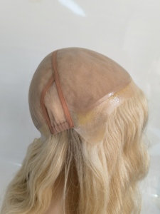 Parrucca da donna su misura con <span class=keywords><strong>capelli</strong></span> umani vergini biondi ondulati, top in seta, linea frontale realistica, a prezzo conveniente - Product Image 4