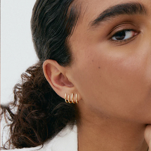 Pendientes de Joyería Fina CANNER, Plata de Ley S925, Diseño de Barra Trenzada con Incrustaciones de Oro de 18K, Venta al Por Mayor - Product Image 5