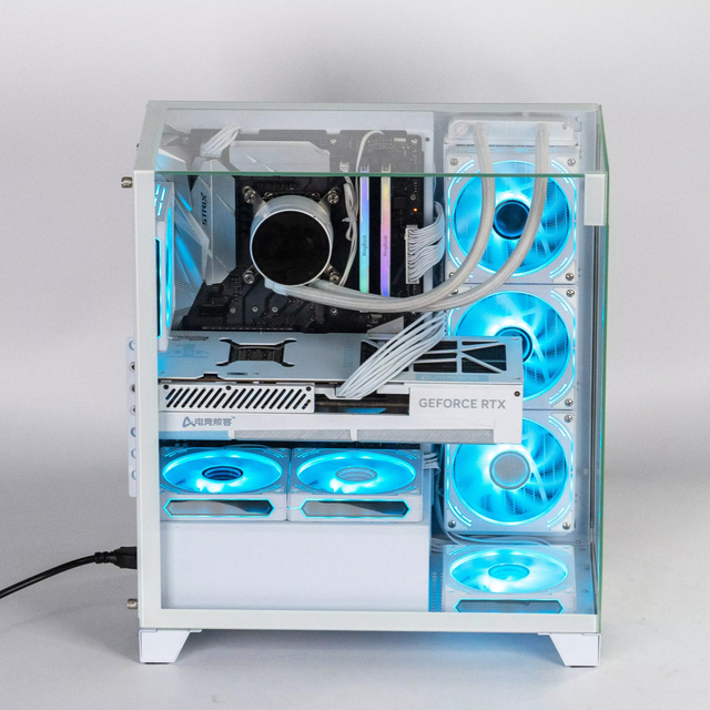 High-end Custom Water-Cooled Gaming Desktop Chassis ATX Mid Tower Steel USB Ports in Stock Computer Cases Towers