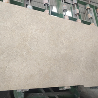 Fourniture de dalles de pierre calcaire beige de Beyrouth, finition polie, pour sols et murs extérieurs de bâtiments commerciaux, tailles personnalisées disponibles