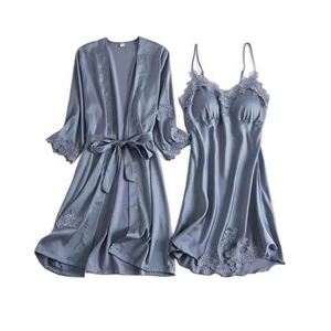 Ensemble de pyjama en satin sexy deux pièces avec coussinets de poitrine et robe de nuit en dentelle - Product Image 5