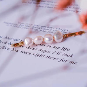 Épingle à <span class=keywords><strong>cheveux</strong></span> vintage en perles d'eau baroques mignonnes et élégantes tissées à la main pour dames - Product Image 3