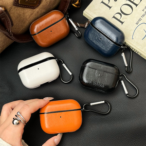 Funda Vintage de Cuero Encerado para AirPods, PC+PU Rígido, Cubierta Protectora Antigolpes con Llavero - Product Image 4