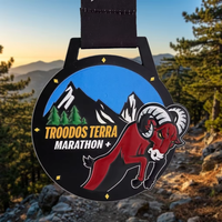 Médaille de Marathon en Montagne Personnalisée, Vente en Gros Usine, Médaille Sportive de Course en Alliage de Zinc avec Design 3D en Relief Cerf Rouge Mufflon pour Trail Running