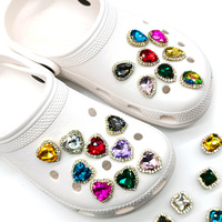 Breloques de chaussures pour femmes en alliage acrylique 3D, design créatif, multicolores, de luxe, avec pendentif doré, cristal et perle