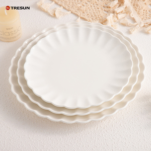 Vaisselle blanche à motif nordique en relief avec bordure florale pour mariage, maison, restaurant, fête - Product Image 1