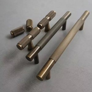 Tiradores y pomos de bronce macizo envejecido con diseño moleteado para muebles, armarios de dormitorio, cajones, roperos y guardarropas - Product Image 2