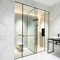 Verre trempé moderne sur mesure, épaisseur 8 mm. Portes de douche durables et écologiques avec cadre en acier inoxydable