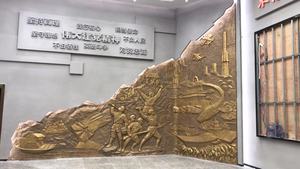 Современная Роскошная рельефная скульптура из натурального стекловолокна - Product Image 2