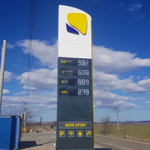 Yüksek Kaliteli Benzin İstasyonu Pilon Tabelası, Benzin İstasyonu Fiyat Göstergesi ve Marka Tanıtımı için Özel LED Reklam Tabelası - Product Image 1